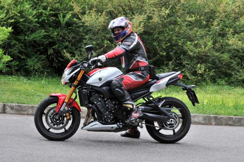Yamaha FZ8 ABS 50th Anniversary 2012: správný kompromis - 1 - 3YamahaFZ8 ABS 2012 50th Anniversary 3YamahaFZ8 2012 ABS 50th Anniversary07