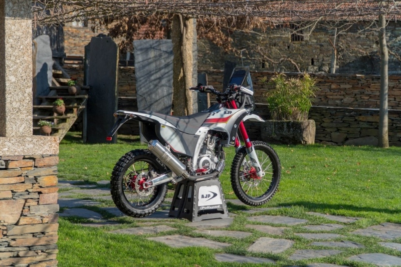AJP PR7 650 Adventure: enduro pro extrémní dobrodružství - 1 - 1 AJP PR7 650 Adventure (7)
