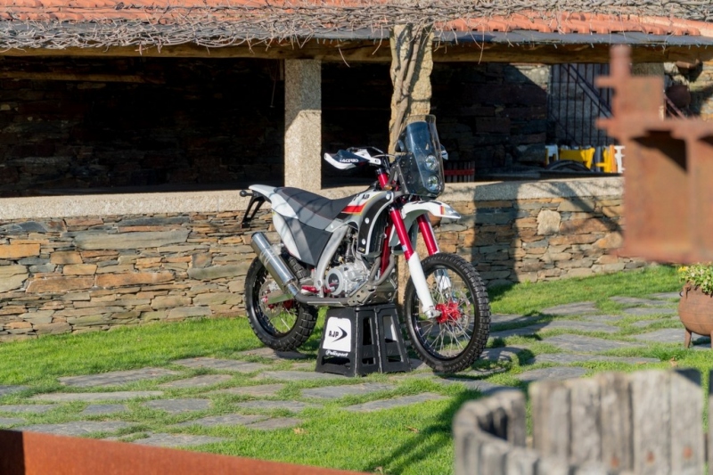 AJP PR7 650 Adventure: enduro pro extrémní dobrodružství - 2 - 1 AJP PR7 650 Adventure (16)