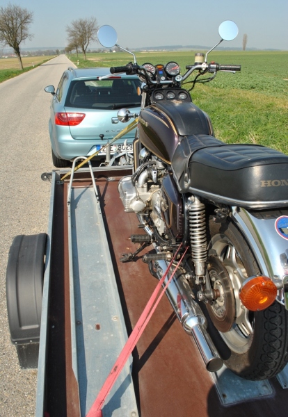 Motocyklové přepravníky Agados převezou až tři motocykly - 2 - Agados Kangaro Agados Kangaro1