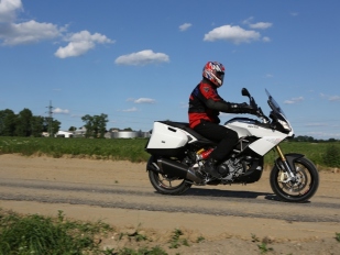 Test Aprilia Caponord 1200 Travel aDD