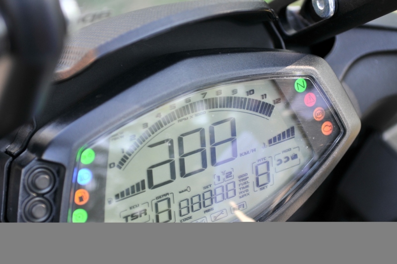 Test Aprilia Caponord 1200 Rally: v plné polní - 24 - 1 Aprilia Caponord 1200 Rally test02