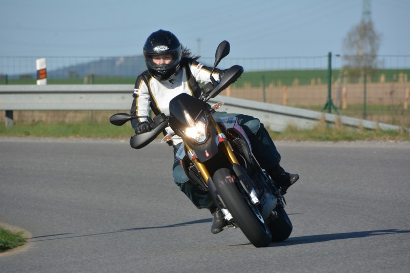 Test Aprilia Dorsoduro 900 ABS/ASR 2018: vášnivá Italka - 14 - 1 Aprilia Dorsoduro 900 test (23)