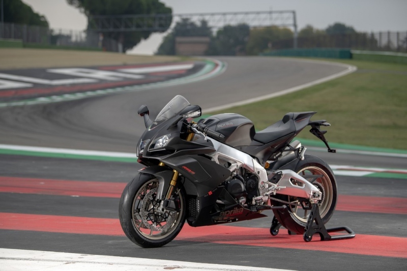 Motocykl roku 2020: hlasujte pro svého favorita - 2 - 1 Aprilia RSV4 1100 Factory 2019 (1)