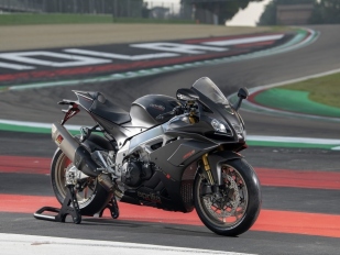 Aprilia RSV4 1100 Factory 2019: závodní adrenalin