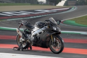 1 Aprilia RSV4 1100 Factory 2019 (2)