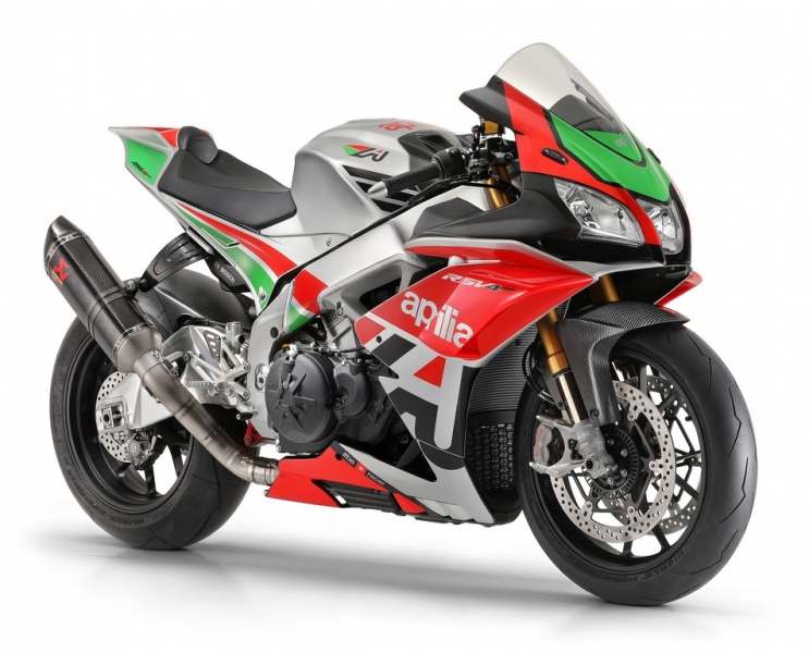 Aprilia RSV4 RF a Factory Works s aerodynamickými křidélky - 5 - 1 Aprilia RSV4 Factory Works (4)