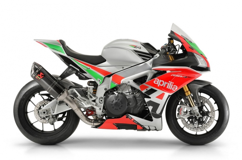 Aprilia RSV4 RF a Factory Works s aerodynamickými křidélky - 6 - 1 Aprilia RSV4 RF 2018 (10)