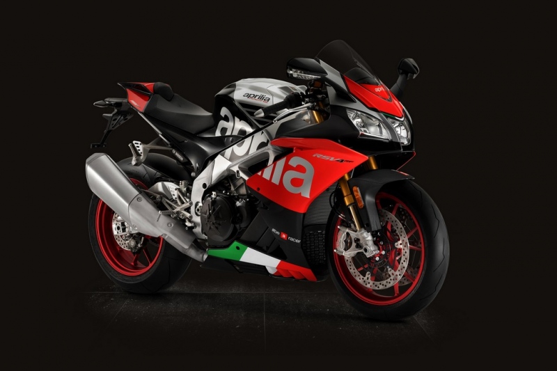 Aprilia RSV4 RF a Factory Works s aerodynamickými křidélky - 9 - 1 Aprilia RSV4 RF 2018 (3)