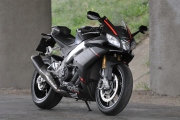 1 Aprilia RSV4 RR 2015 test02