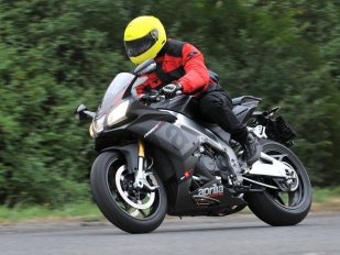 Test Aprilia RSV4 RR: Já robot!