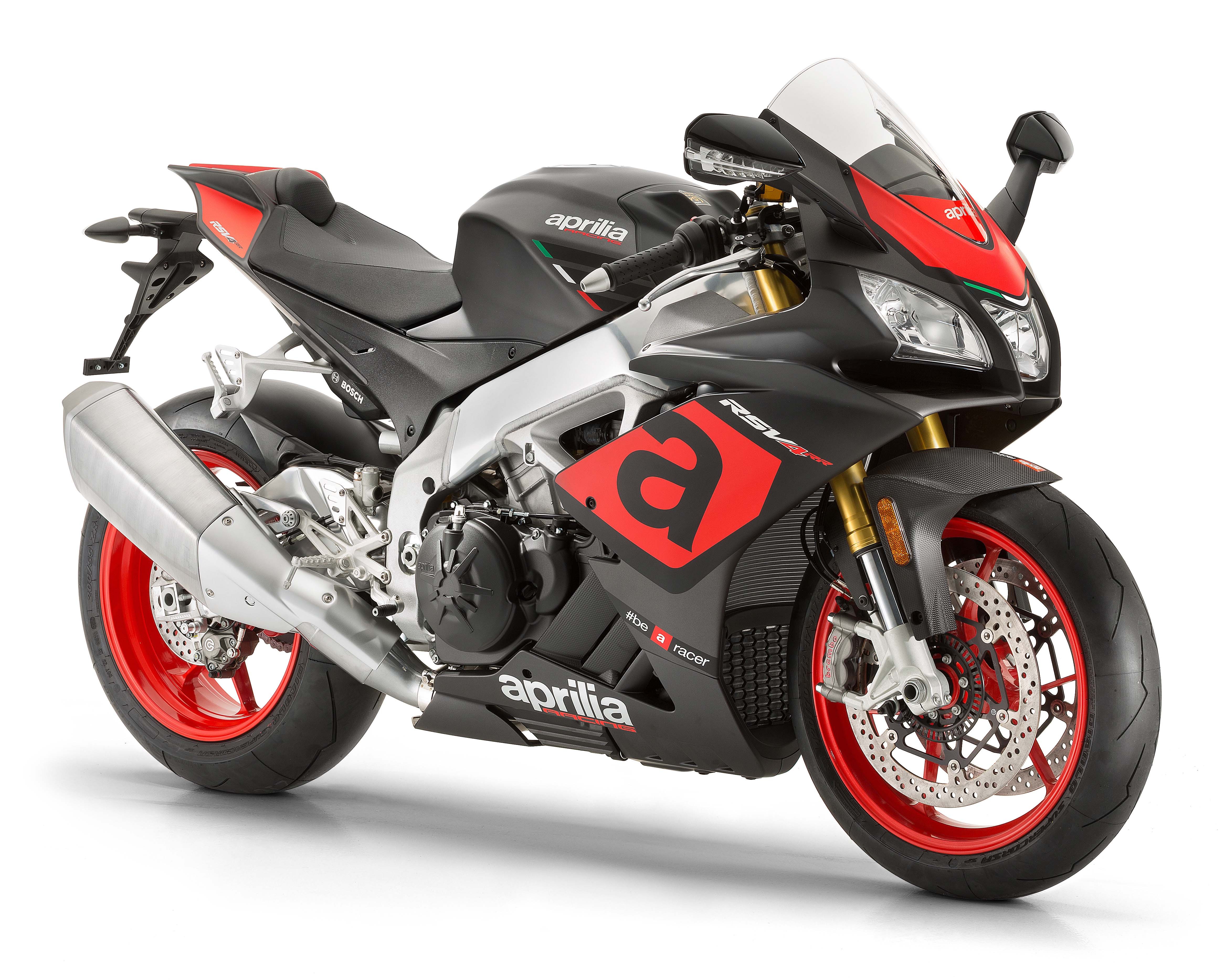 Aprilia RSV4 RR a RF 2017: o sekundu rychlejší na kolo