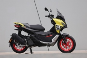 1 Aprilia SR GT 2022 (16)