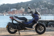 1 Aprilia SR GT 2022 (4)