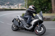 1 Aprilia SR GT 400 test (4)