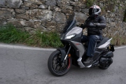 1 Aprilia SR GT 400 test (6)