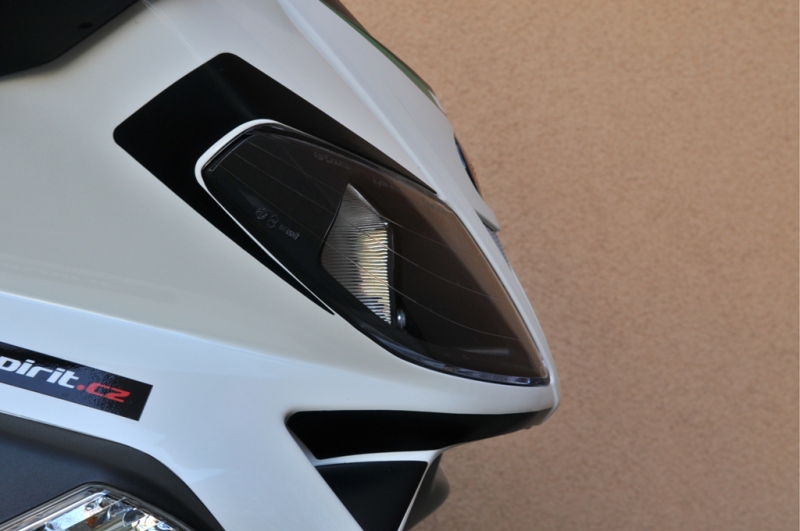Test Aprilia SR Max 300: sportskútr - 16 - Aprilia SR MAX 300 Aprilia SR Max 3000116