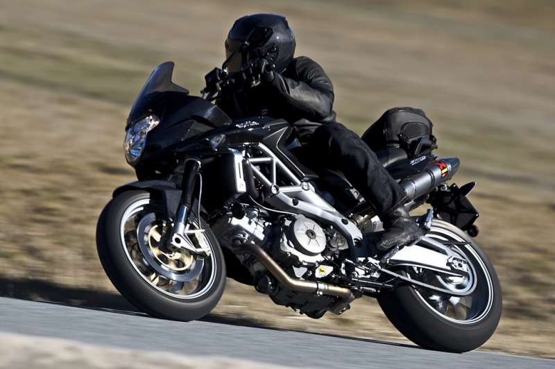 Aprilia Shiver 750 GT: s kapotou ještě lepší  - 5 - Aprilia Shiver 10