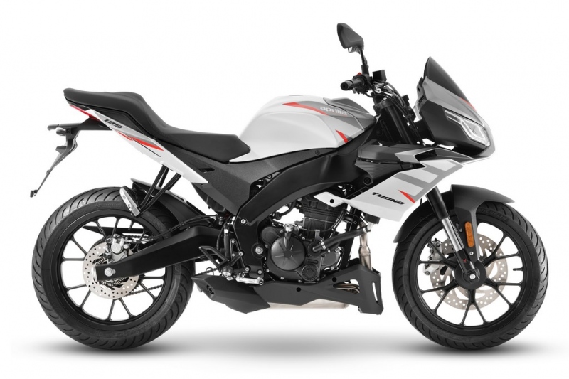 Aprilia RS 125 a Tuono 125 2021: s hliníkovým rámem  - 8 - 1 Aprilia Tuono 125 2021 (6)