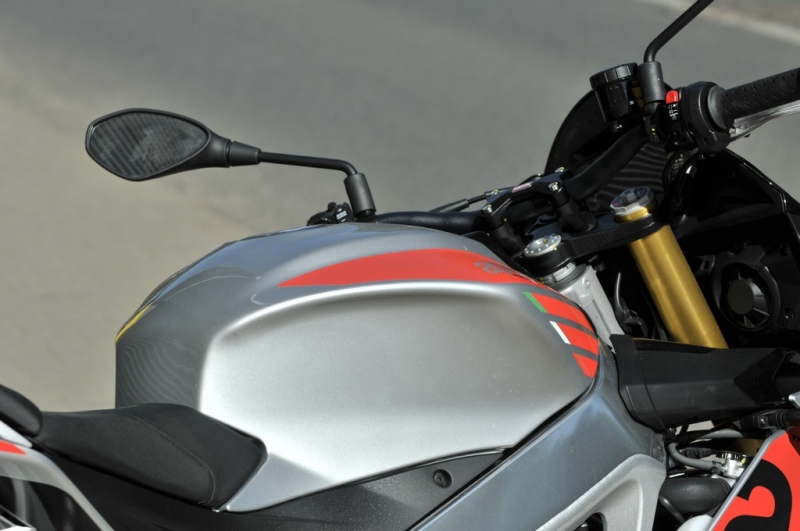 Test Aprilia Tuono V4 1100 RR 2018: nekonečné emoce - 23 - 1 Aprilia Tuono V4 1100 RR 2018 test (16)