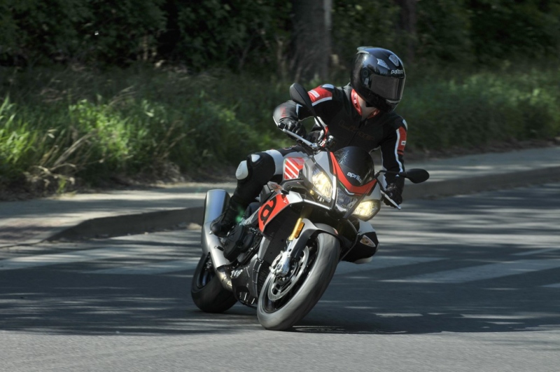 Test Aprilia Tuono V4 1100 RR 2018: nekonečné emoce - 21 - 1 Aprilia Tuono V4 1100 RR 2018 test (22)