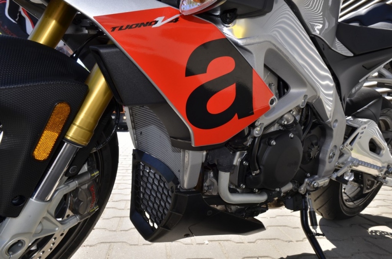 Test Aprilia Tuono V4 1100 RR 2018: nekonečné emoce - 31 - 1 Aprilia Tuono V4 1100 RR 2018 test (33)