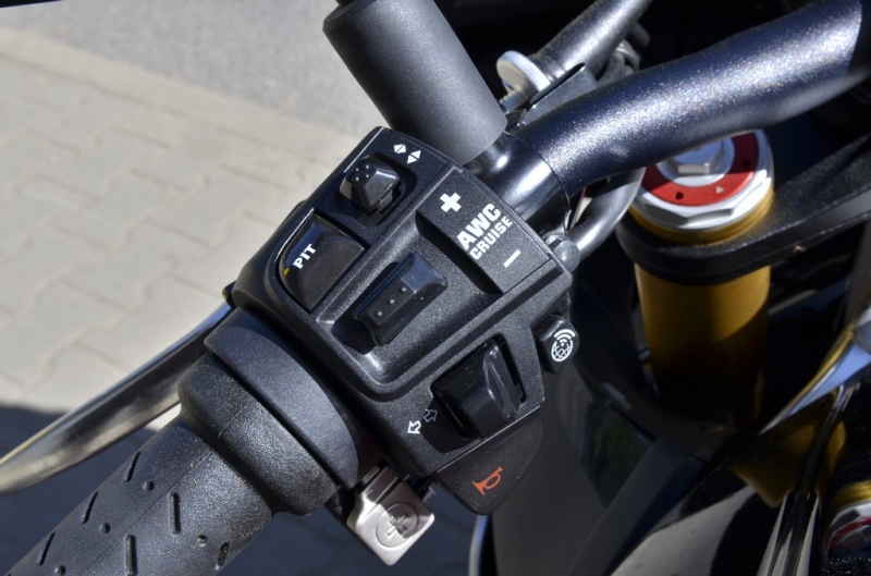 Test Aprilia Tuono V4 1100 RR 2018: nekonečné emoce - 5 - 1 Aprilia Tuono V4 1100 RR 2018 test (39)