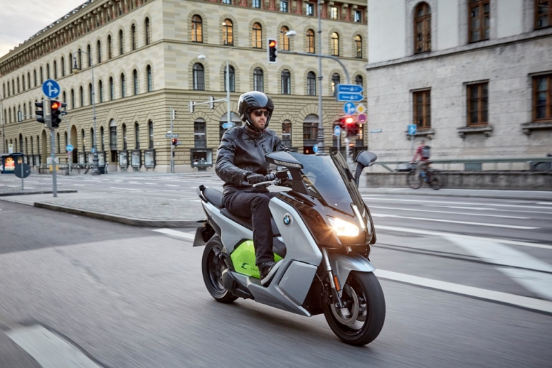 BMW C Evolution: elektrický skútr ve dvou verzích - 3 - 1 BMW 2017 C evolution10
