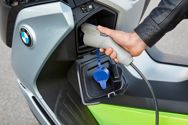 BMW C Evolution: elektrický skútr ve dvou verzích - 6 - 1 BMW 2017 C evolution12