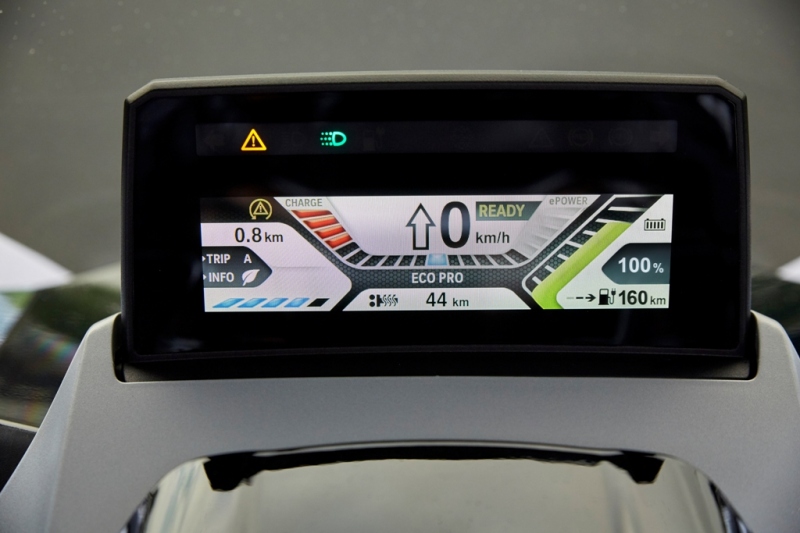 BMW C Evolution: elektrický skútr ve dvou verzích - 16 - 2 BMW 2017 C evolution21