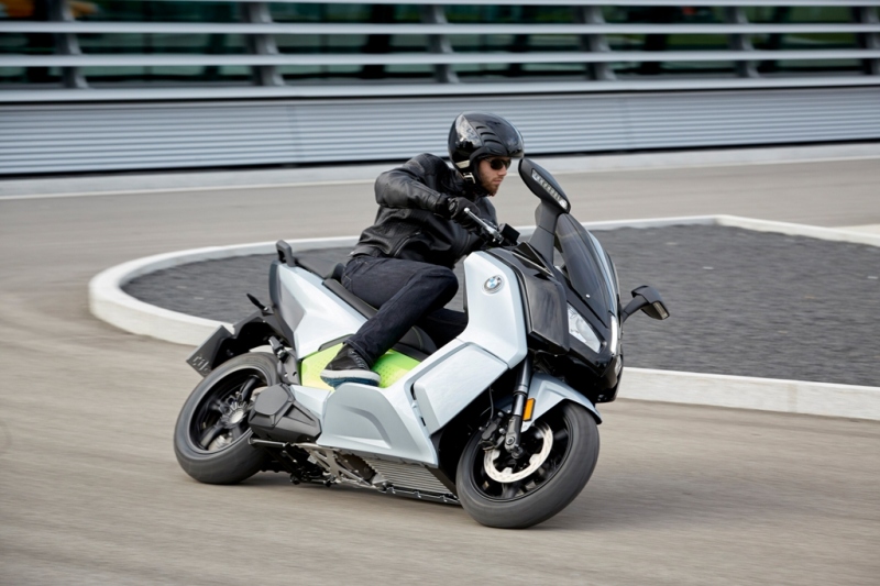 BMW C Evolution: elektrický skútr ve dvou verzích - 4 - 1 BMW 2017 C evolution11