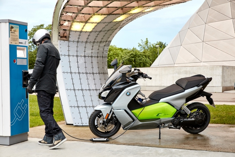 BMW C Evolution: elektrický skútr ve dvou verzích - 5 - 1 BMW 2017 C evolution04