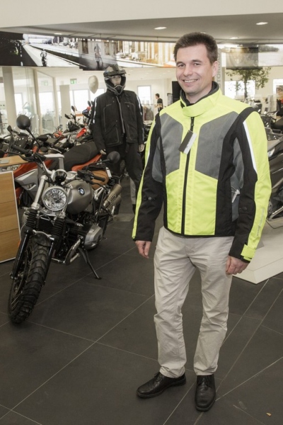 BMW Motorrad představuje novinky v oblečení 2017 - 16 - 1 BMW 2017 obleceni22