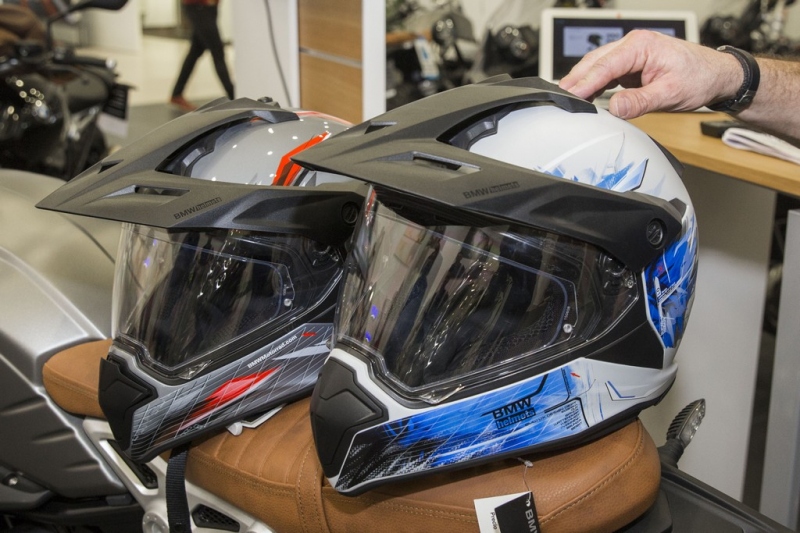 BMW Motorrad představuje novinky v oblečení 2017 - 23 - 1 BMW 2017 obleceni28