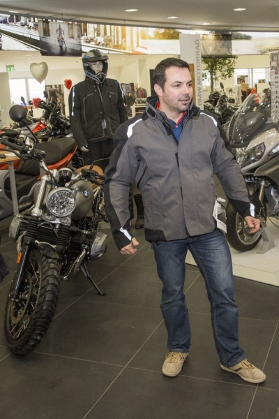 BMW Motorrad představuje novinky v oblečení 2017 - 11 - 1 BMW 2017 obleceni2