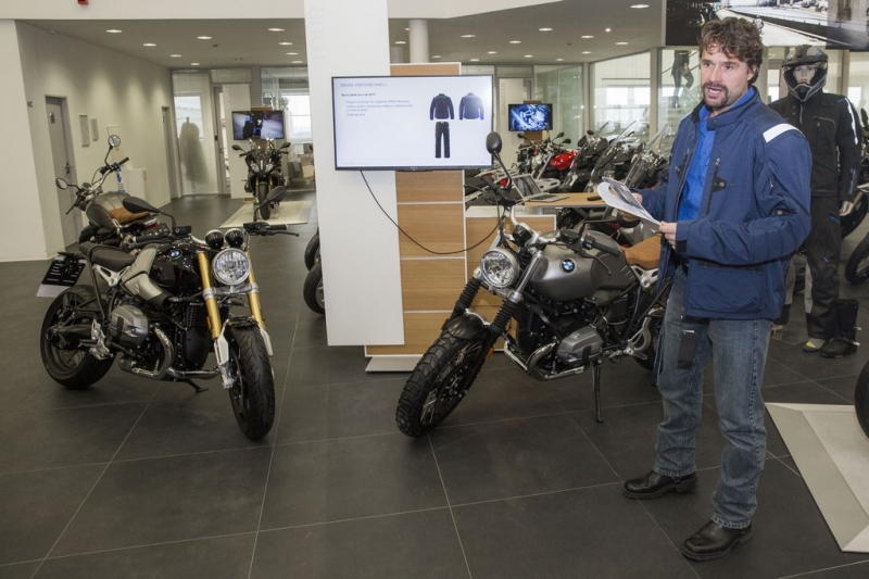 BMW Motorrad představuje novinky v oblečení 2017 - 8 - 1 BMW 2017 obleceni6