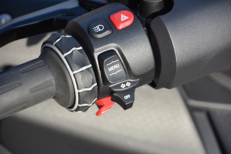 Test BMW C 400 GT: prémiovka mezi skútry - 28 - 1 BMW C 400 GT test (19)