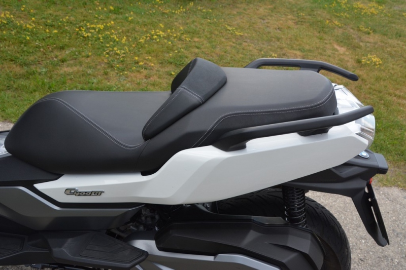 Test BMW C 400 GT: prémiovka mezi skútry - 12 - 1 BMW C 400 GT test (1)