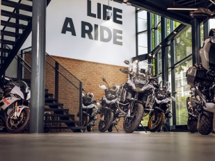 Nový showroom BMW Motorrad v CarTec Praha