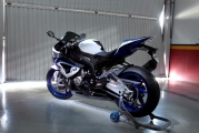 1 BMW HP403