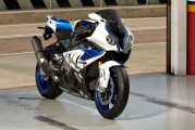 2 BMW HP418