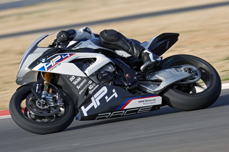 BMW HP4 Race: s čistokrevným závodním motorem - 2 - 1 BMW HP4 Race12