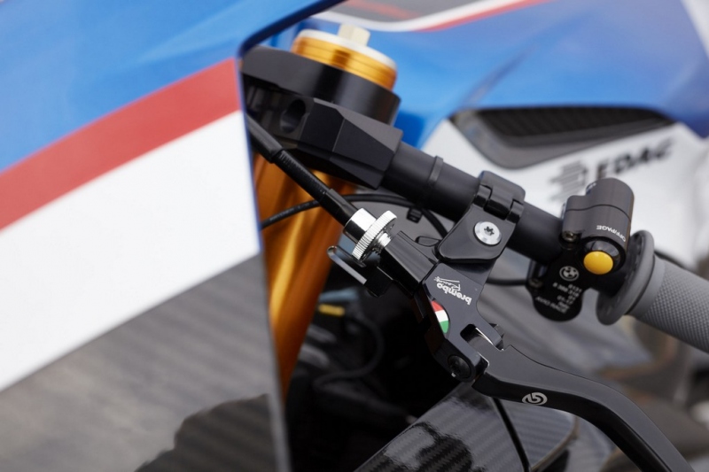 BMW HP4 Race: s čistokrevným závodním motorem - 40 - 1 BMW HP4 Race25