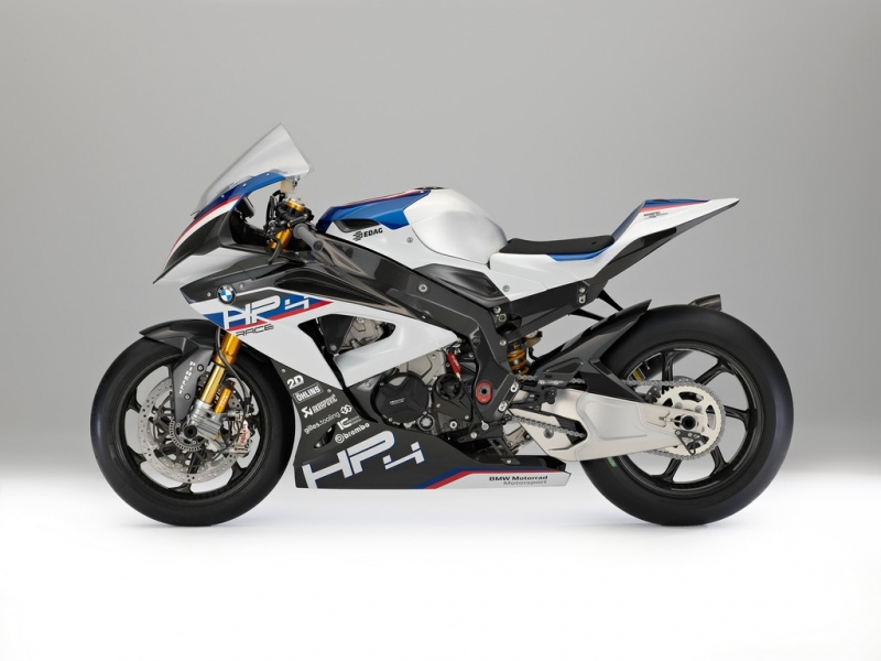 BMW HP4 Race: s čistokrevným závodním motorem - 24 - 1 BMW HP4 Race30