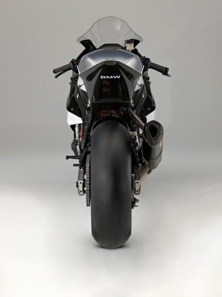 BMW HP4 Race: s čistokrevným závodním motorem - 30 - 1 BMW HP4 Race36