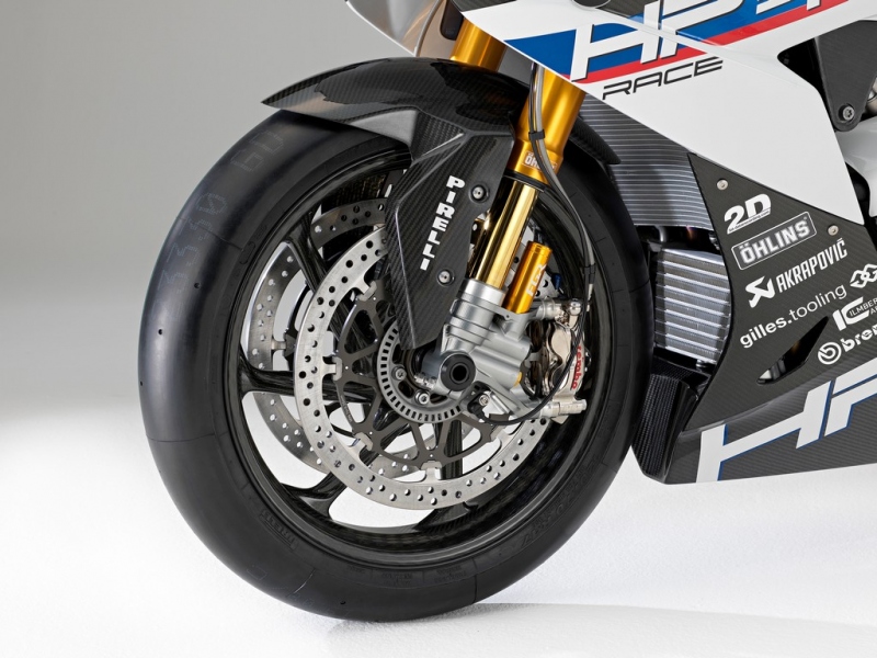 BMW HP4 Race: s čistokrevným závodním motorem - 32 - 1 BMW HP4 Race39