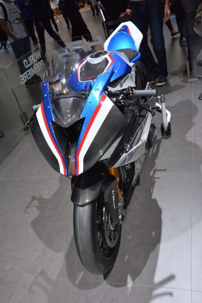BMW HP4 Race: s čistokrevným závodním motorem - 46 - 3 BMW HP4 Race 1Shanghai (5)