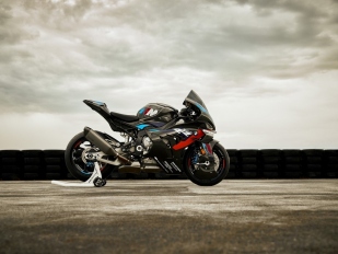 BMW M 1000 RR 2023: s vylepšenou aerodynamikou