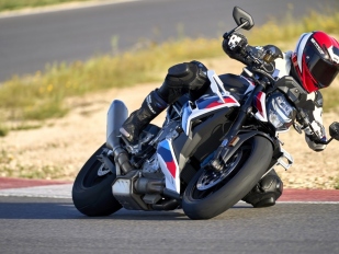 BMW M 1000 R: roadster se závodní výbavou