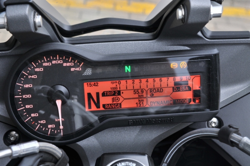 Test BMW R 1200 RS: typické BMW - 39 - 3 BMW R 1200 RS test38